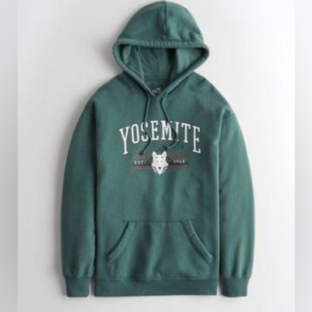 Oversized Yosemite Sweatshirt from Hollister Size Small